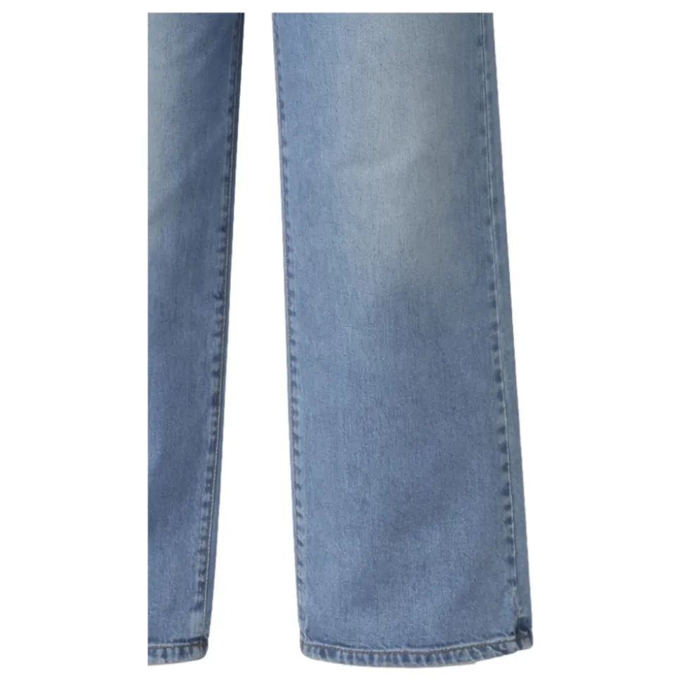 Jeans a sigaretta
