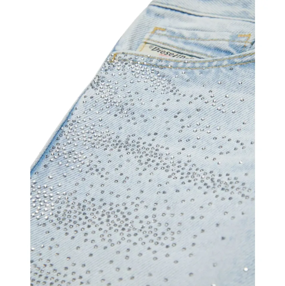 Jeans med lyse vask og strass