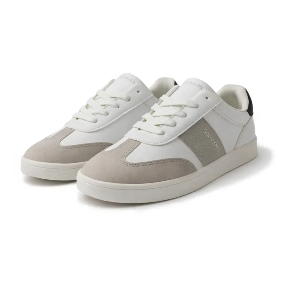 Low Cut Lace-Up Sneaker