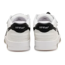 Low-top Sneaker