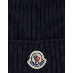 Ribbestrikket ullbeanie