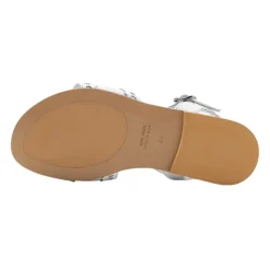 Sandaler i perforert skinn med hjerte