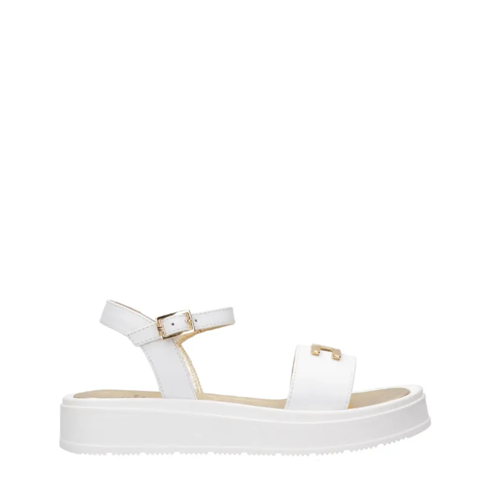 Sandaler i skinn