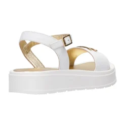 Sandaler i skinn