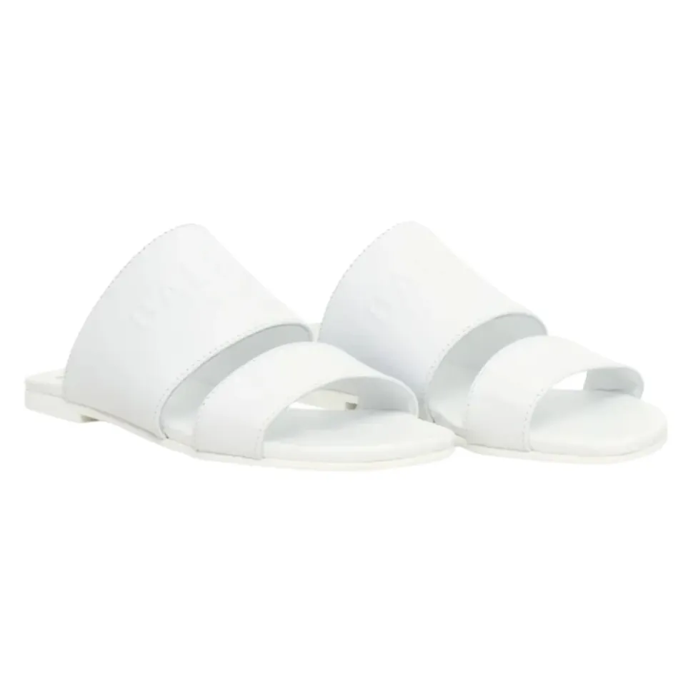 Sandaler i skinn