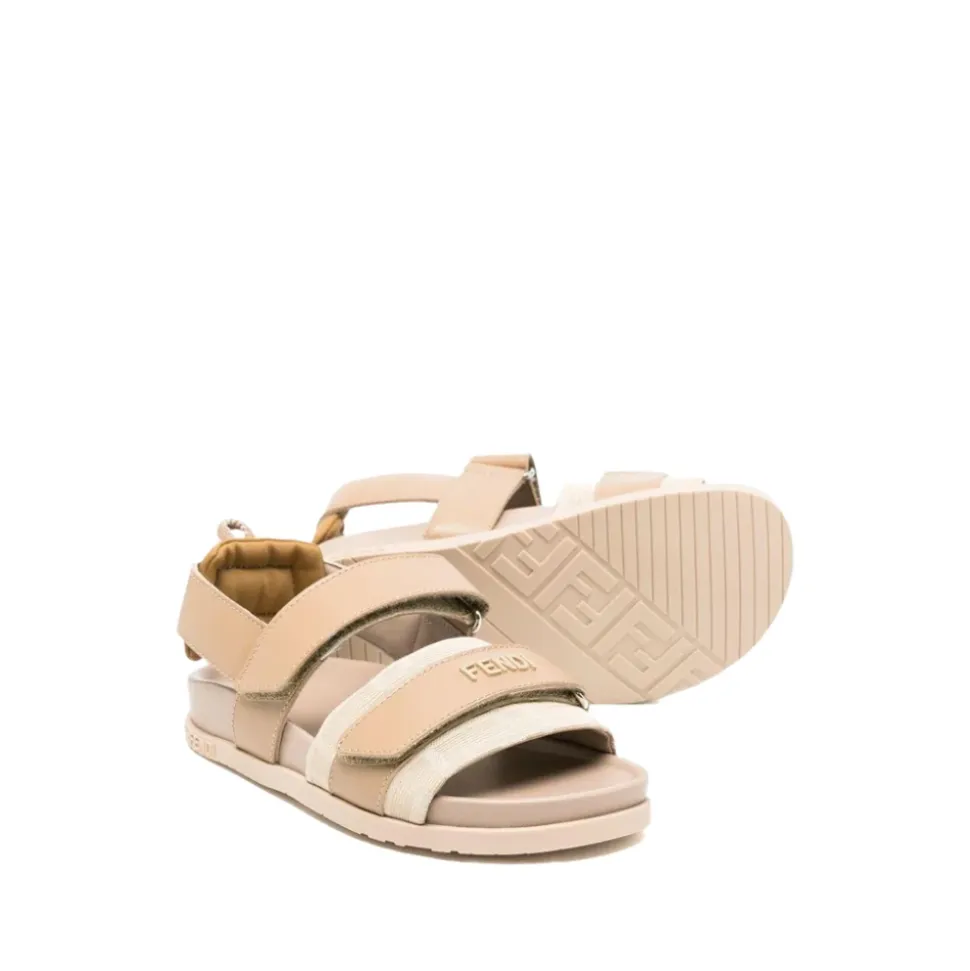 Sandaler med borrelås i skinn
