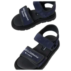 Sandaler med logo-preging