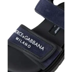 Sandaler med logo-preging