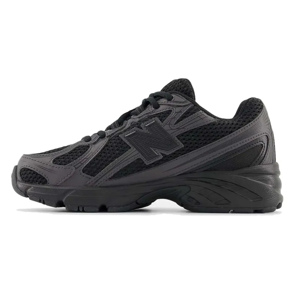 740 Sneakers