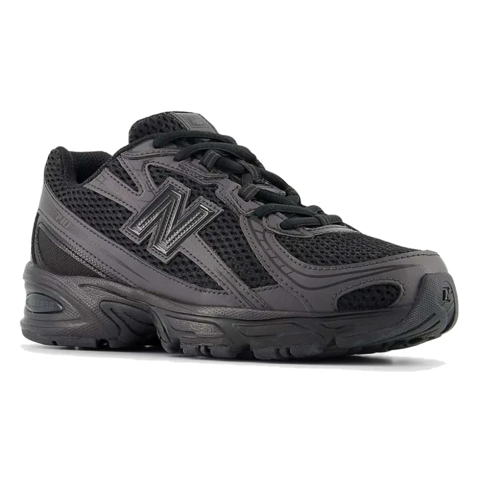 740 Sneakers