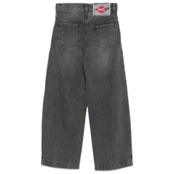 Vide jeans med brodert merkedetalj